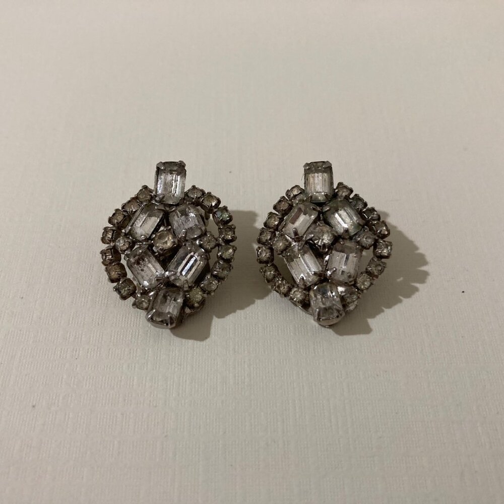 Vintage Rhinestone Clip On Earrings Elegant Silver Tone - Picture 2 of 4